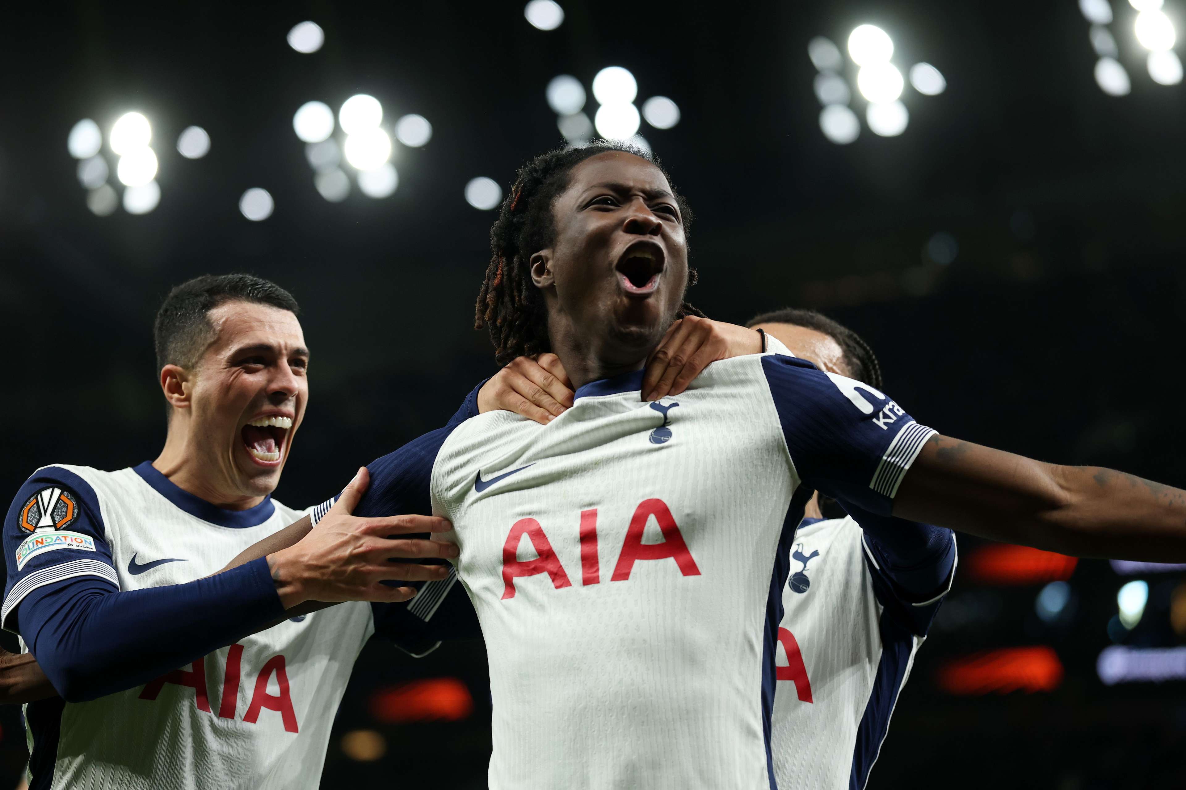 赛充满了不 赛充满了不